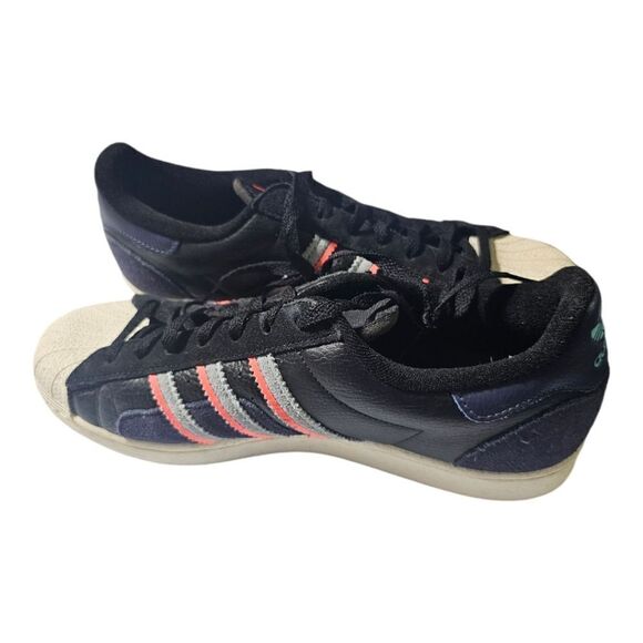 ADIDAS Superstar Originals - Size 11 - Picture 3 of 8